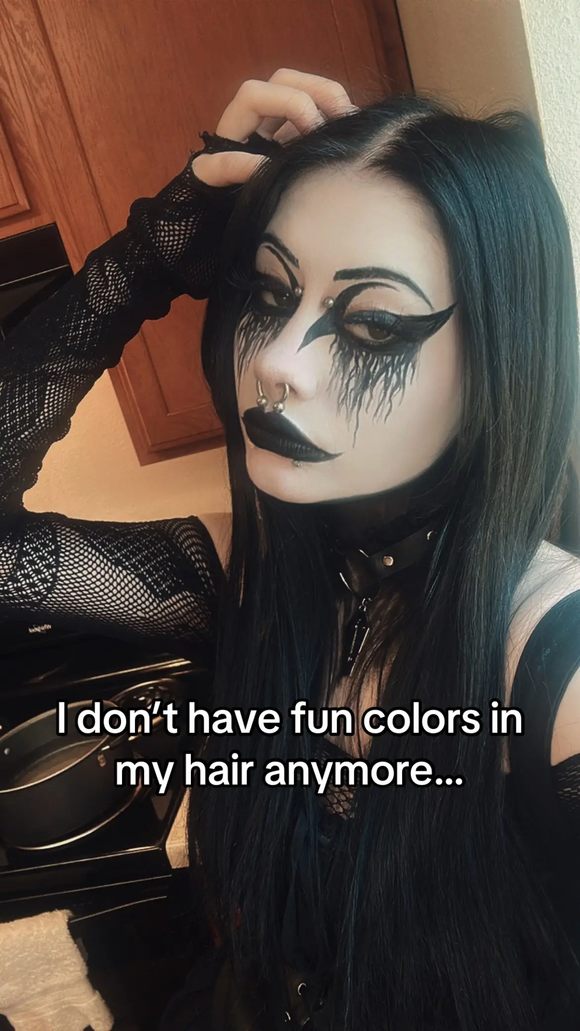 Crazy how things change and grow, missing my color ngl haha #fyp #goth #gothtok #coloredhair #hairdye 