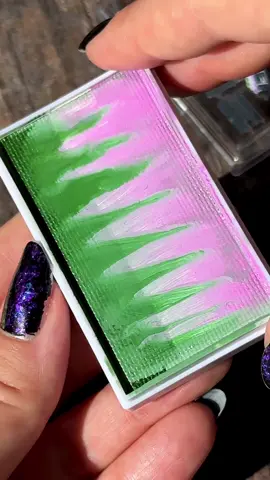 Let's clean my @Glisten Cosmetics LTD  water activated eyeliner palette #creativemakeup #waterliner #wateractivatedeyeliner #Eyeliner #mixingliners      