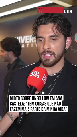 #GustavoMioto abriu o jogo e foi sincero ao falar sobre o relacionamento com a ex-namorada #AnaCastela. O cantor sertanejo deixou de seguir a cantora nas redes sociais e desabafou sobre a situação. “Cara, eu acho que tem coisas que não fazem mais parte da minha vida, né? A gente tem que entender isso de que não faz parte, a história virou e está bem na cara. Então acho que é por isso. Eu acho que é um assunto bem encerrado, está bem claro”, declarou o artista em entrevista ao portal LeoDias. Em seguida, o sertanejo disse que entende o interesse do público e não se incomoda de falar sobre o assunto. “Acho que vida pública é vida pública, a gente tem que estar pronto para responder uma hora ou outra sobre. Eu entendo a curiosidade da galera, a vontade de saber, mas eu acho que não me incomoda, não. Tem bônus e ônus em tudo”, afirmou. #EntretêNews 🎥 @leodias | @myhoodbr 