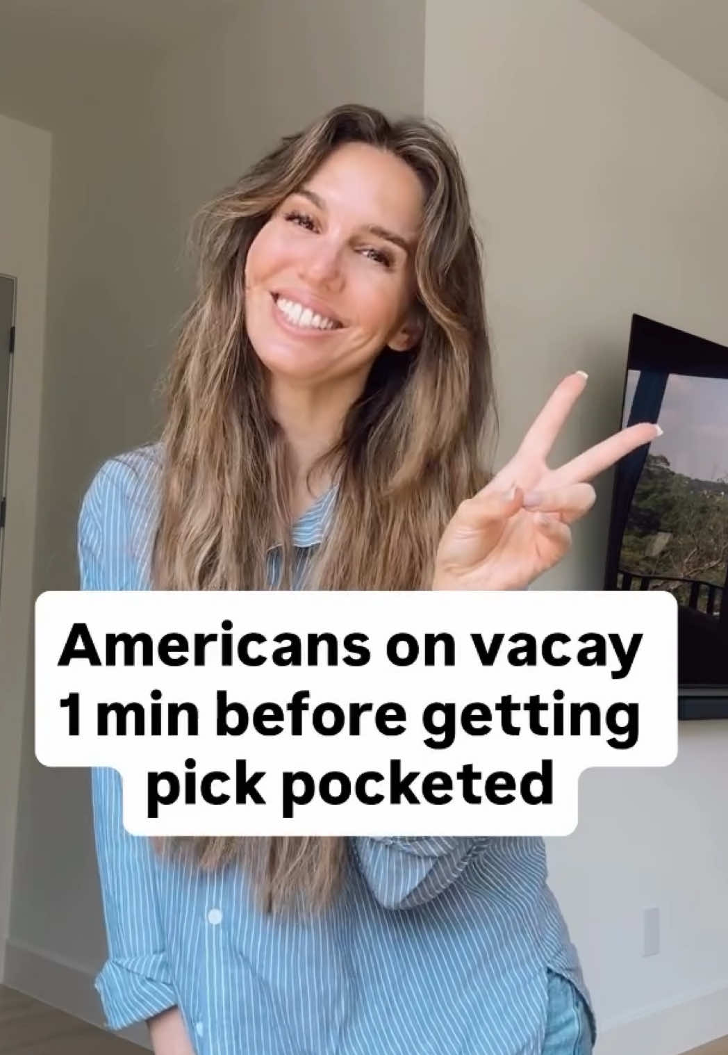 These hands speak different languages 🤌😎 #america #pickpocket #travel 