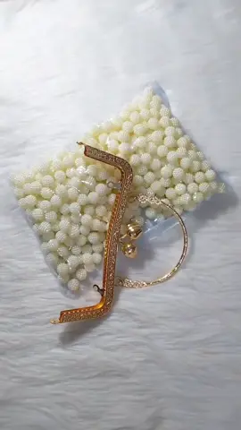 شنطة ميكس ما بين التوت و اللؤلؤ المميزة  أشيك إضافة لإطلالتك 💎 💥 استغلي العرض المحدود دلوقتي ✅ خصم 20% على الشنطة 🎀 متفوّتوش الفرصة دي، العرض لفترة محدودة بس! 📩 اطلبوها دلوقتي قبل ما يخلص العرض! . . . . #emanlyhandmade #handmade  #SmallBusiness #eman  #beautiful               