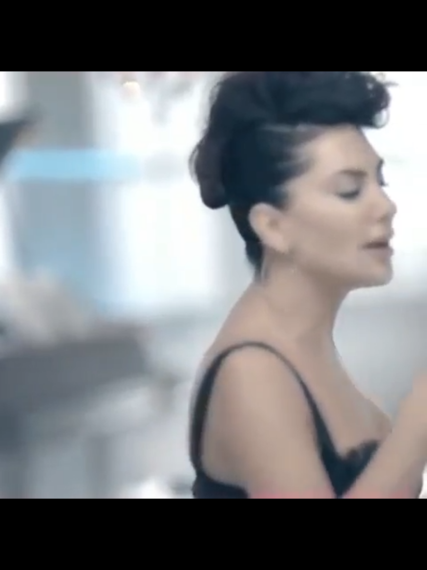 #ebruyaşar#ebruyasar @Ebru Yaşar 