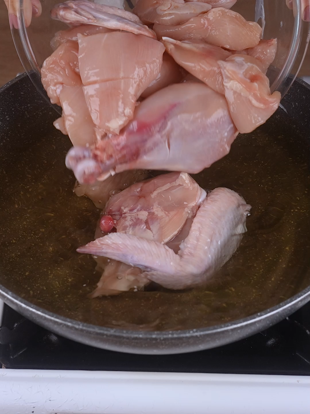 Whenever I use this trick and fry chicken like this, everyone asks me for the recipe #cooking #Recipe #EasyRecipe #quickrecipes #cook #chicken #sauce #viral #viraltiktok