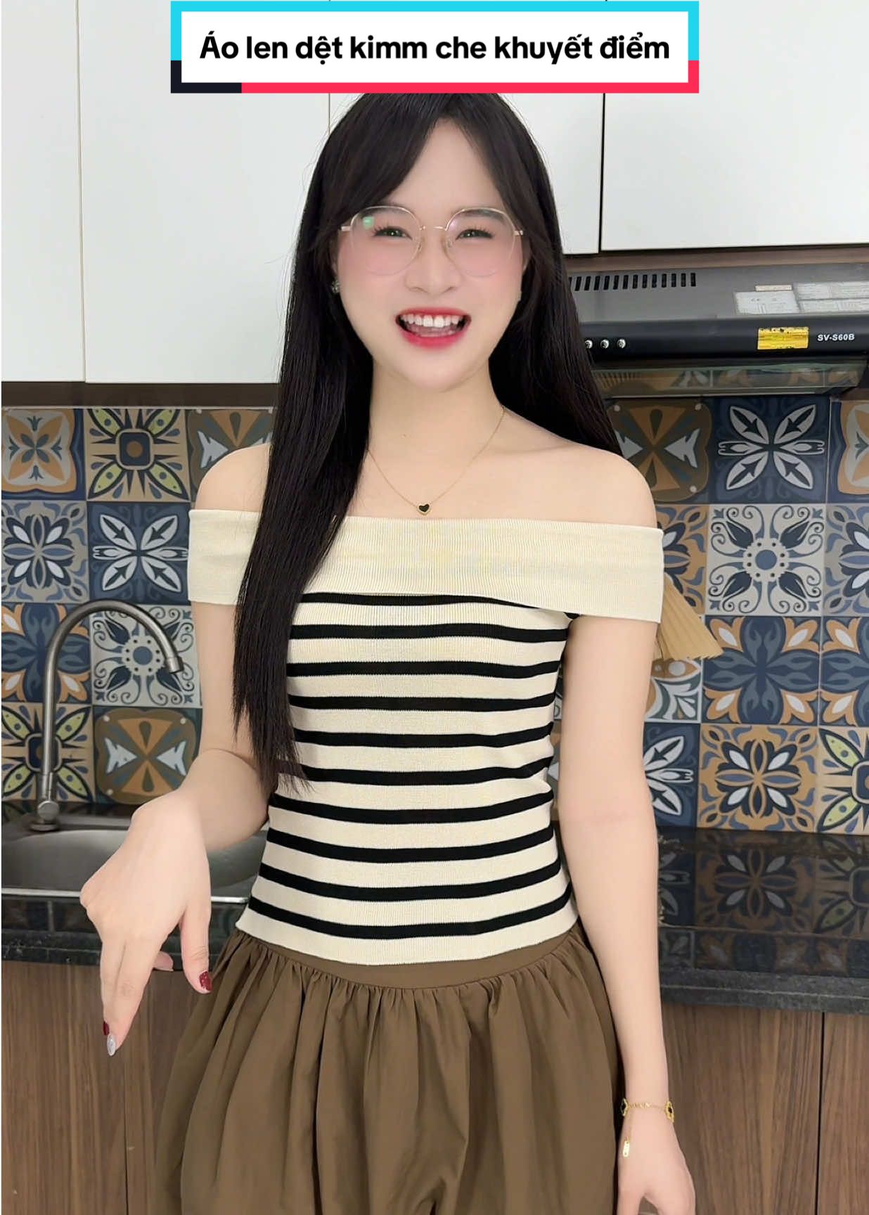 Mới mua được con áo len trễ vai xinh quá chừng t #aolendetkim #aolentrevai #aolencoctay #xuhuong #cogaimattit