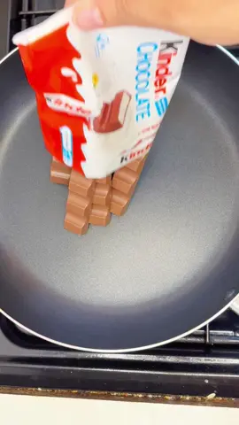Cook Kinder chocolate in a pan 😱and you will surprise for sure 😋😋😋