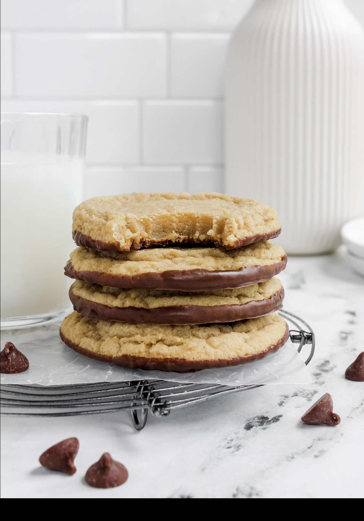 I never expected these Chocolate Dipped Chipless Cookies to go as viral as they have but I get it, they have everything you love about chocolate chip cookie without the chunks and a thin layer of milk chocolate on the bottom 😍 if you like chocolate chip cookies you have to give this one a try ✨ find the recipe by clicking the link in my bio & it’s featured on the main page or Google Chocolate Dipped Chipless Cookies My Messy Kitchen! #Recipe #cookies #viral #fyp #foodtiktok 