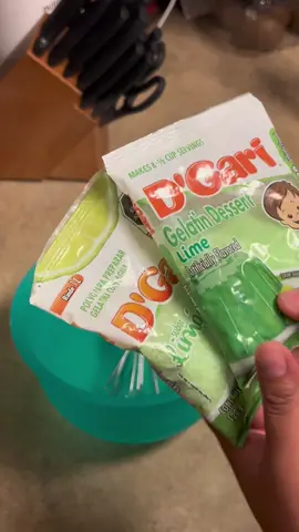 Gelatina de kiwi 🥝 con limón y leche condensa #fyp #viral #gelatina #kiw #limon 