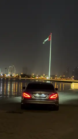 Cls 📿❤️ 🙆🏻‍♂️🇦🇪 #uae #benz #night 