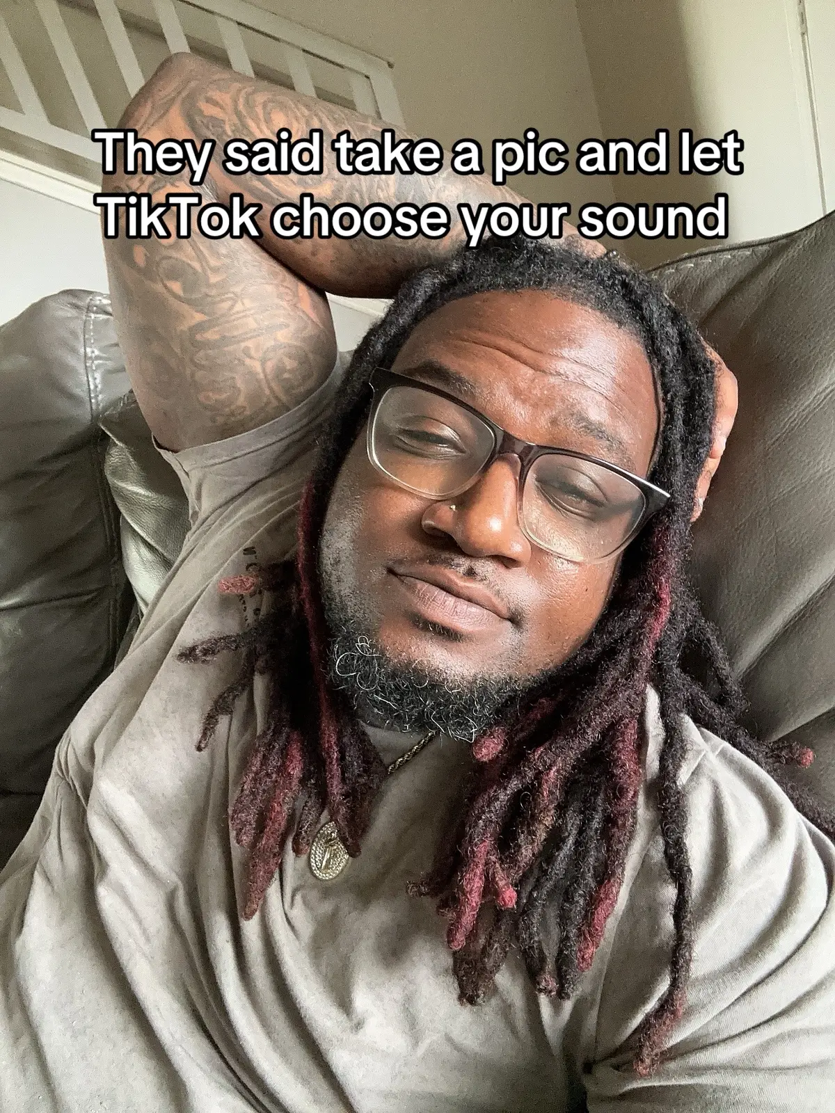 📅 Day of the week: Friday 💭 Thoughts behind the photo: What is my sound? 🤔 🌟 Mood of the moment: Chillin 😎 