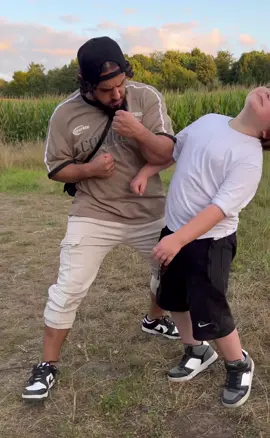#tik_tok #viral #foruyou #selfdefense 