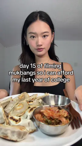 dumplings and kimchi for lunch today requested by my viewers in my live :p (this was my first time pan frying dumplings… it was unexpectedly very crunchy!!) #dumplings #kimchi #mukbang #eatwithme #Foodie 