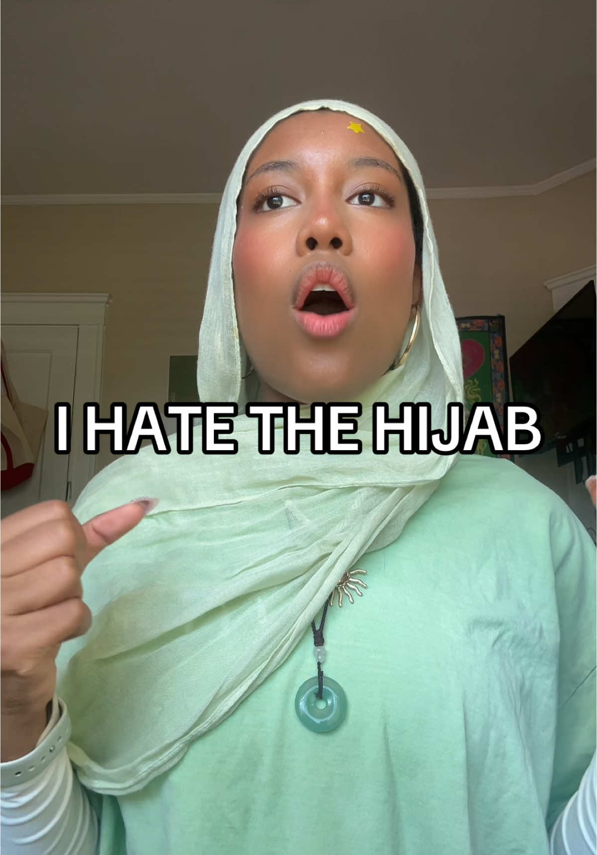 CAN IT JUST LOOK GOOD #hijabitiktok #yapsession #chitchat #yapping #hijabigirl 
