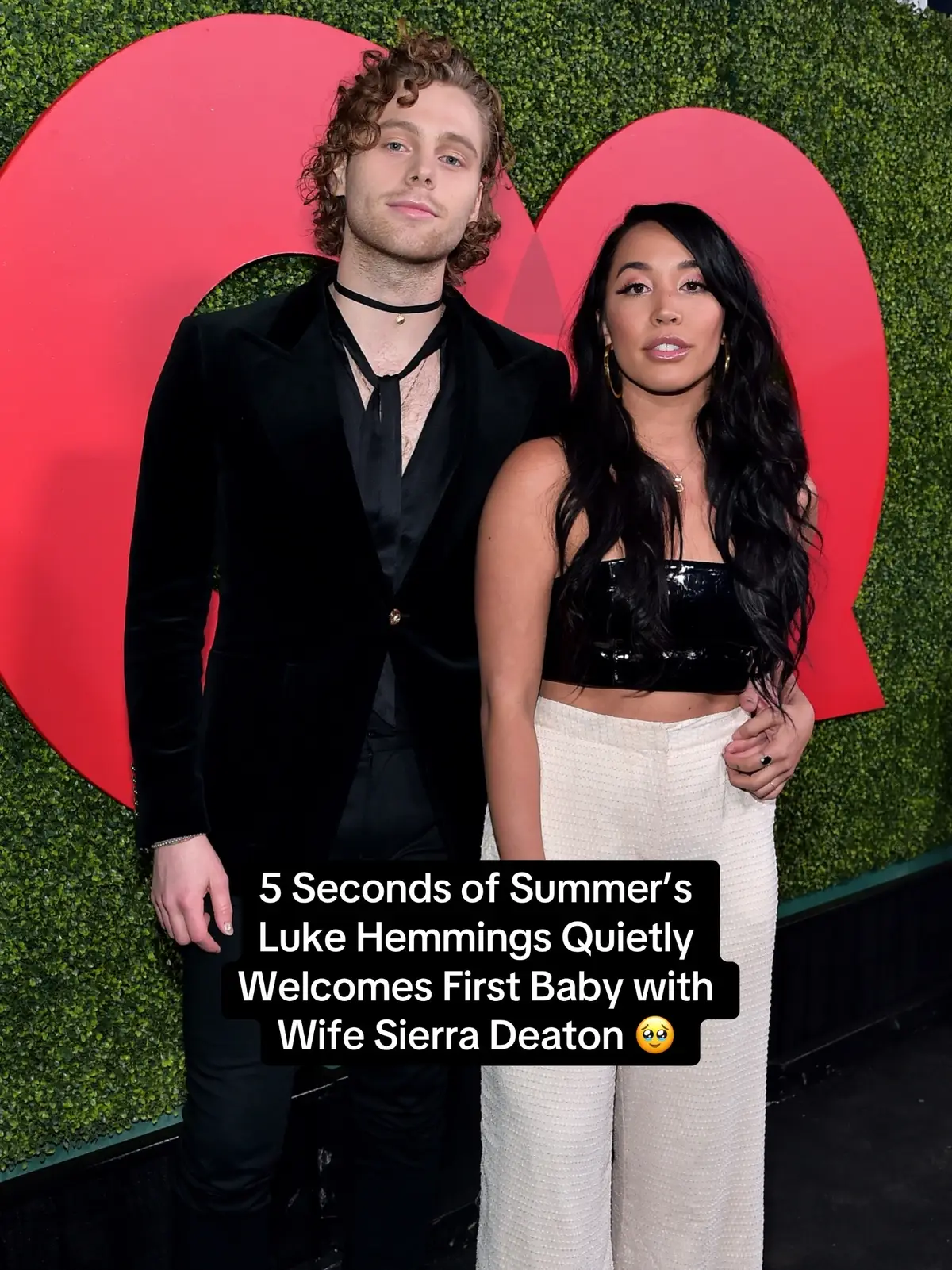 #5SOS singer #LukeHemmings is a newly minted #girldad after he and his wife #SierraDeaton welcomed their first baby together. 💕 Read the full story at the link in our bio. #5SecondsofSummer 
