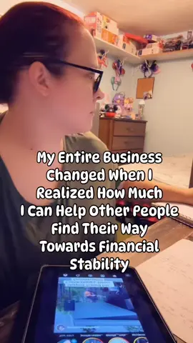 Once I started focusing on how many more people I could help my business exploded. So let me help guide you! #singlemompreneur #makingmoneyonline #sidehustleideas #debtfreedom 
