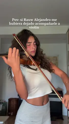 Si @rauwalejandro me hubiera dejado acompañarle a violín #aquelnapzzz #rauwalejandro #violin #violinist #parati 