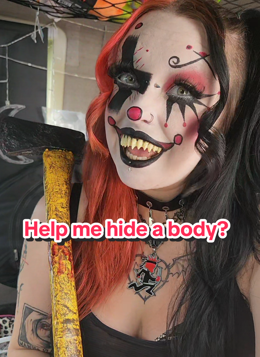 Help the cemetery girl out, would ya ? 🤡🪓🪦⚰️ WHOOP WHOOP mmfwcl #juggalosandjuggalettes #juggalotiktok #battyclowns #fyp #clown 