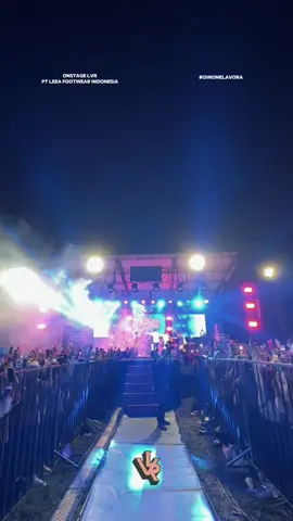 Beberapa cuplikan onstage di PT Leea Footwear Indonesia 🔥  Siapa nih yang kena cctv mimin absen yuk😘 Terimakasih banyak untuk teman teman semua dan jika kami banyak kurangnya kami mohon maaf sebesar besarnya. Dan semoga bisa berjumpa dilain kesempatan 😊🫶🏻 #lavora #ptleaafotwearindonesia #tegal #nresnani #fyp 