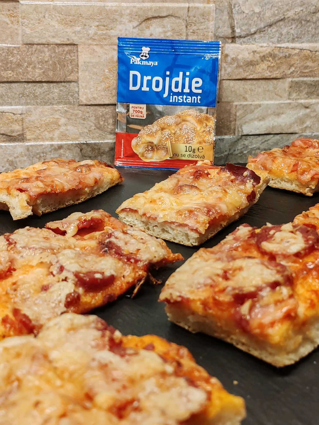 Am testat drojdia instant de la @Pakmaya_in_bucatarie! #pakmaya #pakmayainbucatarie #drojdieinstant #aluatdepizza #pizza 