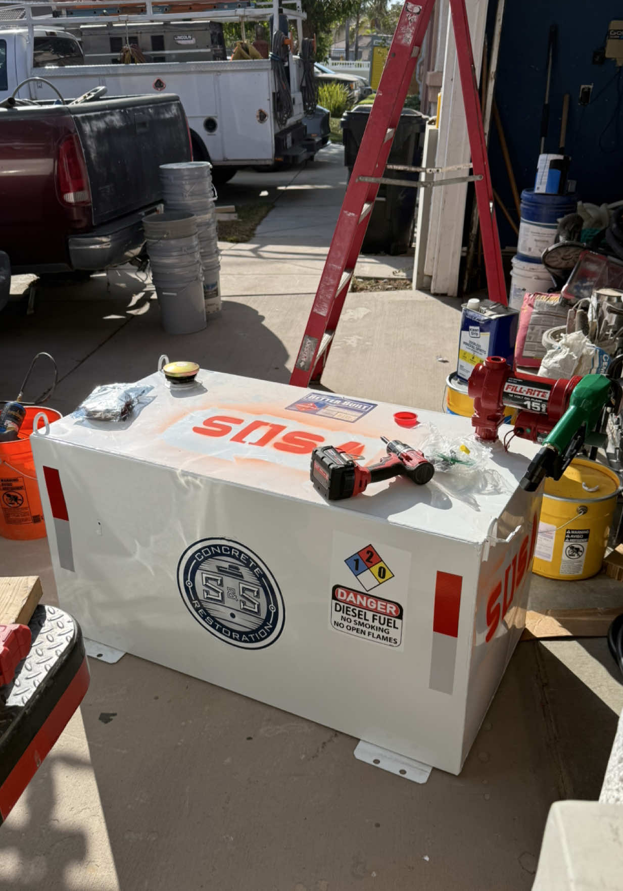 #diesel #dieseltank #heavymachinery #jobsitehacks #bluecollar #fyp #parati #paratiiiiiiiiiiiiiiiiiiiiiiiiiiiiiii #fyp #xyz #easymoneyallday #construccion #mexico #california #construction #owneroperator #SmallBusiness 