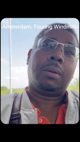 I took a nap, while they went straight out…now look at them, #knockedoutcold on the bus 🚌 Going to tour the #dutchwindmills while in #amsterdam #layoverchronicles #flyingwithfriends 