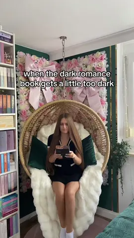 just let me reconnect with nature for a second #BookTok #darkromance #bookrecommendations #booktokfyp 
