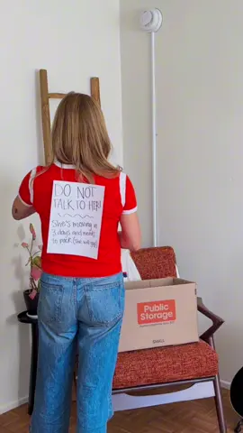 DND, professional yapper in packing mode. 📦 #movinghumor #yapping #movingout 