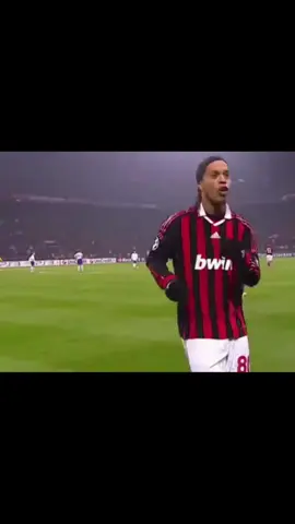 Free Ronaldinho clips Like for more clips tell me which clips should I do next #freeclips #Ronaldinho #foryou #acmilanfans #braziliangoat