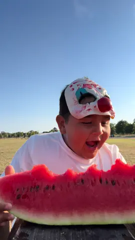Courir c’est bien… croquer c’est mieux 😂❤️🍉 #pourtoi #foryou #fyp #foryoupage #pasteque 