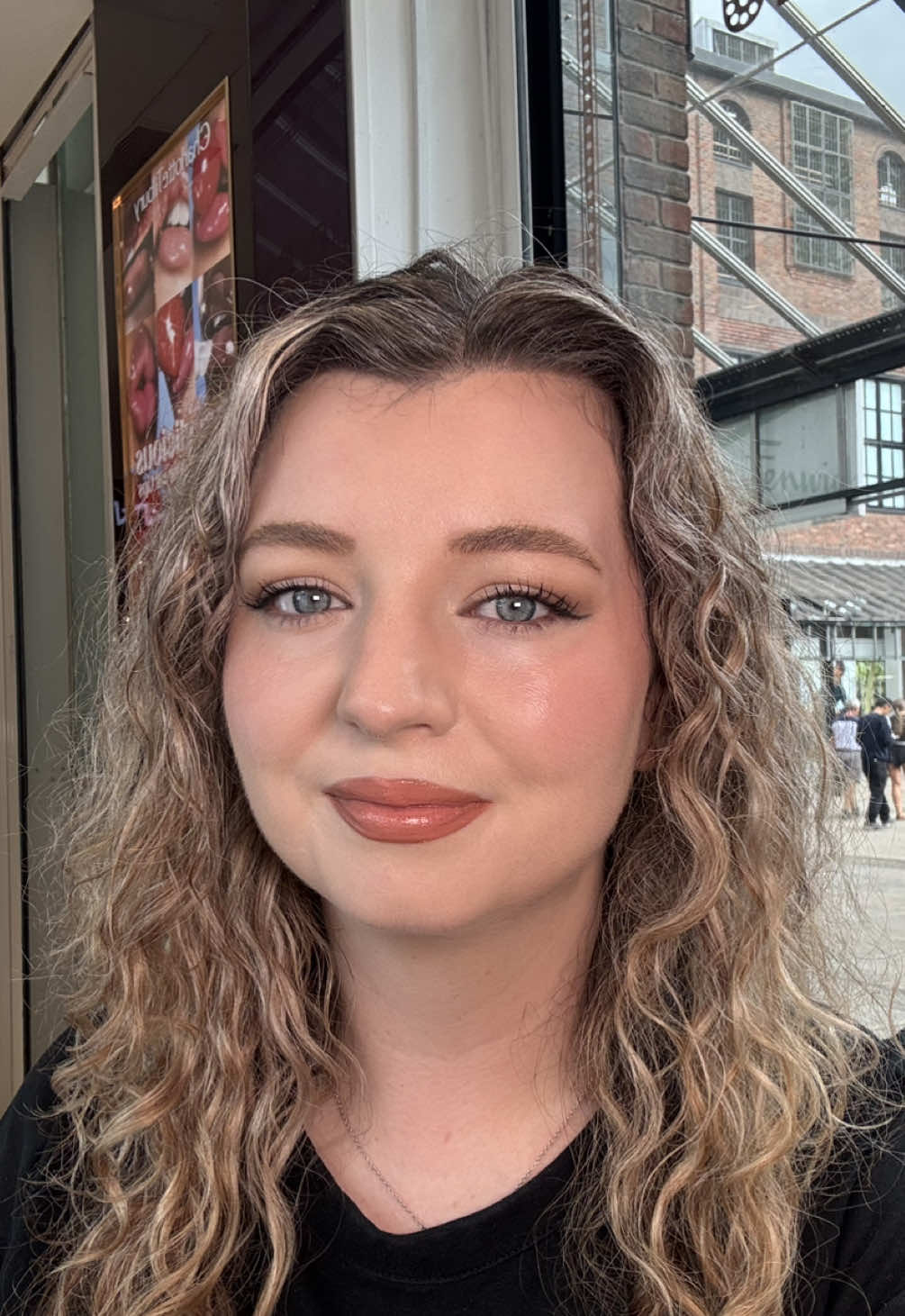Can you guess what the New product that Lili has used to create her cloud makeup look 🤍☁️ #charlottetilbury #fyp #cloudmakeup #cloudskinmakeup #foryou 