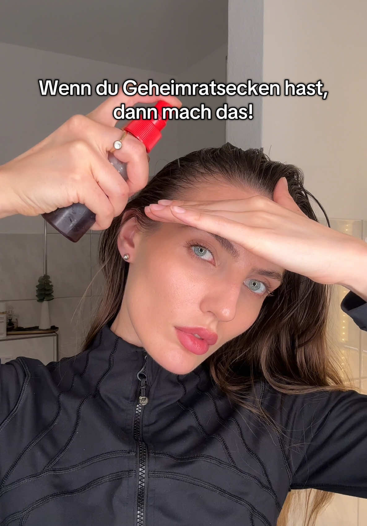 Wenn du Geheimratsecken hast oder diese vorbeugen willst, dann MACH DAS! Vorher/Nachher Bilder sprechen für sich 🙏🏽🤞🏽 #haircare #rosemarywater #hairgrowth #rosemaryforhairgrowth #rosmaryoil #hairlove #hairtok #rosemaryoilforhairgrowth #hairtransformation 