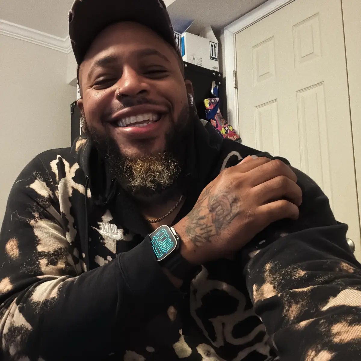 Alhamdulillah li-ru’yati ‘aam aakhar Blessed to be here and show up for my love ones and my family. Blessed to see another day . Blessed to smile,  breathe, see , and laugh.  Humble day for a humble king 👑  #solarreturn #humble #bearded #handsome #fyp  