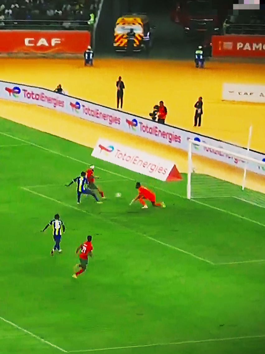 #creatorsearchinsights  🔥 المنتخب المغربي يهز الشباك بهدف أسطوري! 😱🇲🇦 #football #Soccer #goal #skills 