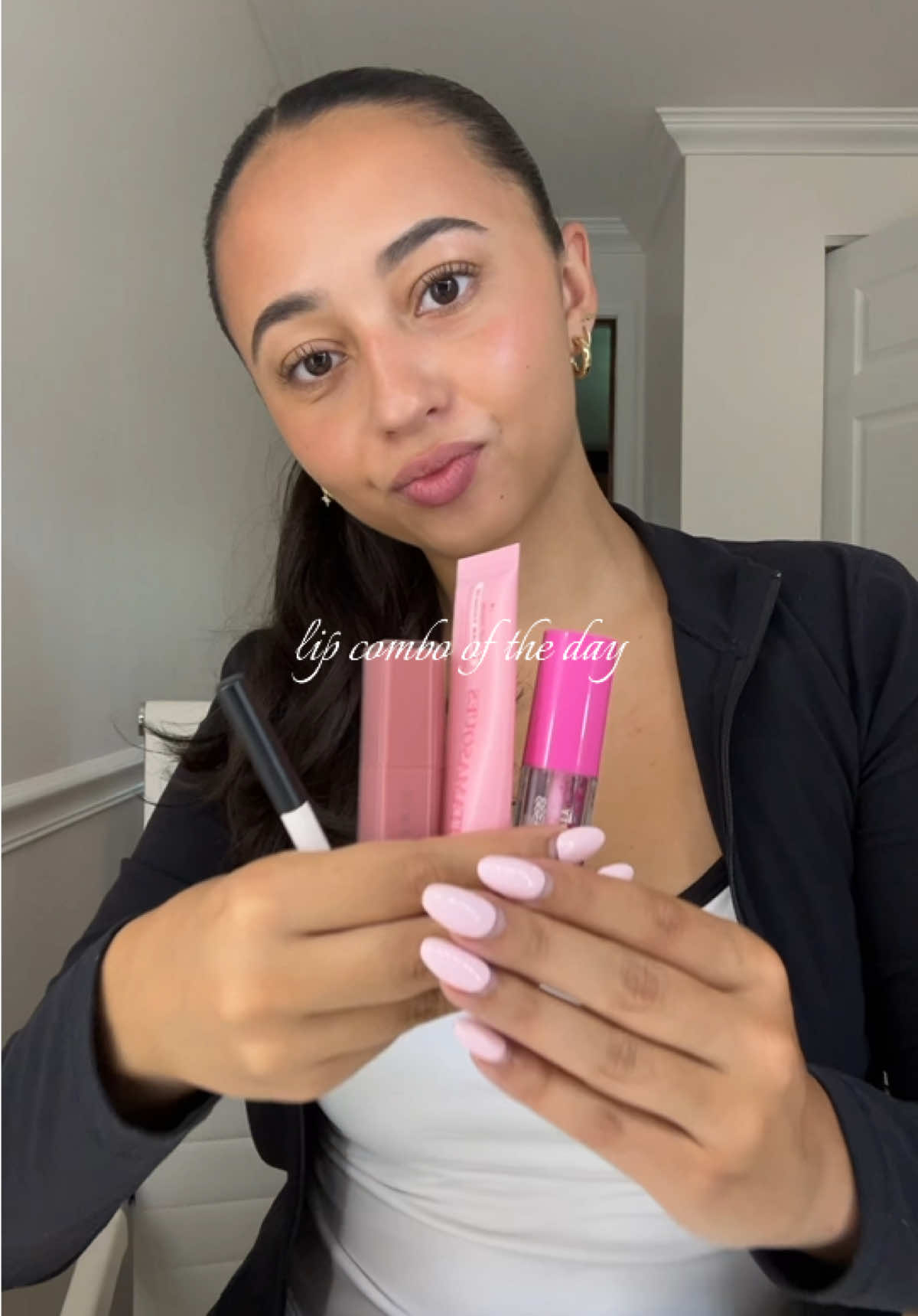 The most slept on product is the @Ulta Beauty weightless water lip stain💋 #lipcombo #chicagoinfluencer @makeupbymario @Fenty Beauty @Vitamasques US 