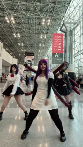 tokyo ghoul in 2025🤯 #rizetokyoghoulcosplay #kenkanekicosplay #toukakirishima #toukacosplay #cosplaydance 