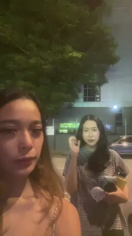 <3