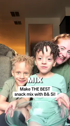 Would you eat this snack mix?! #easysnacks #footballseason #snackideas #funactivities #familythings 