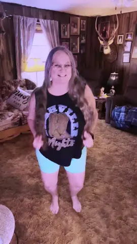#rebelmizfitz #strong2gether #djsfamspreadinglove #countrygurl4life #redheartsclub❤️ 