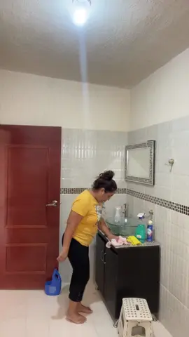 #limpiesa aquí limpieza profunda de mi baño 