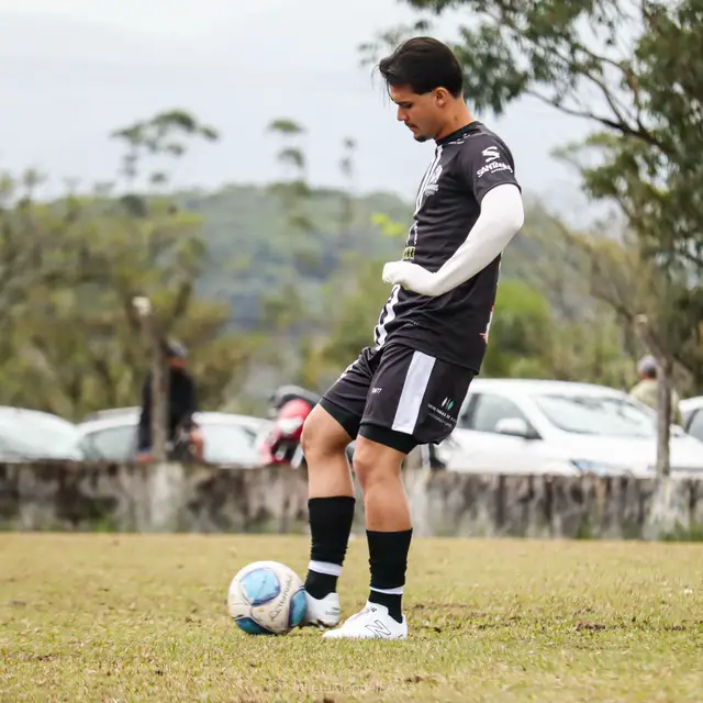 🖤🤍⚽️⚽️    #futebol #bola #campo 