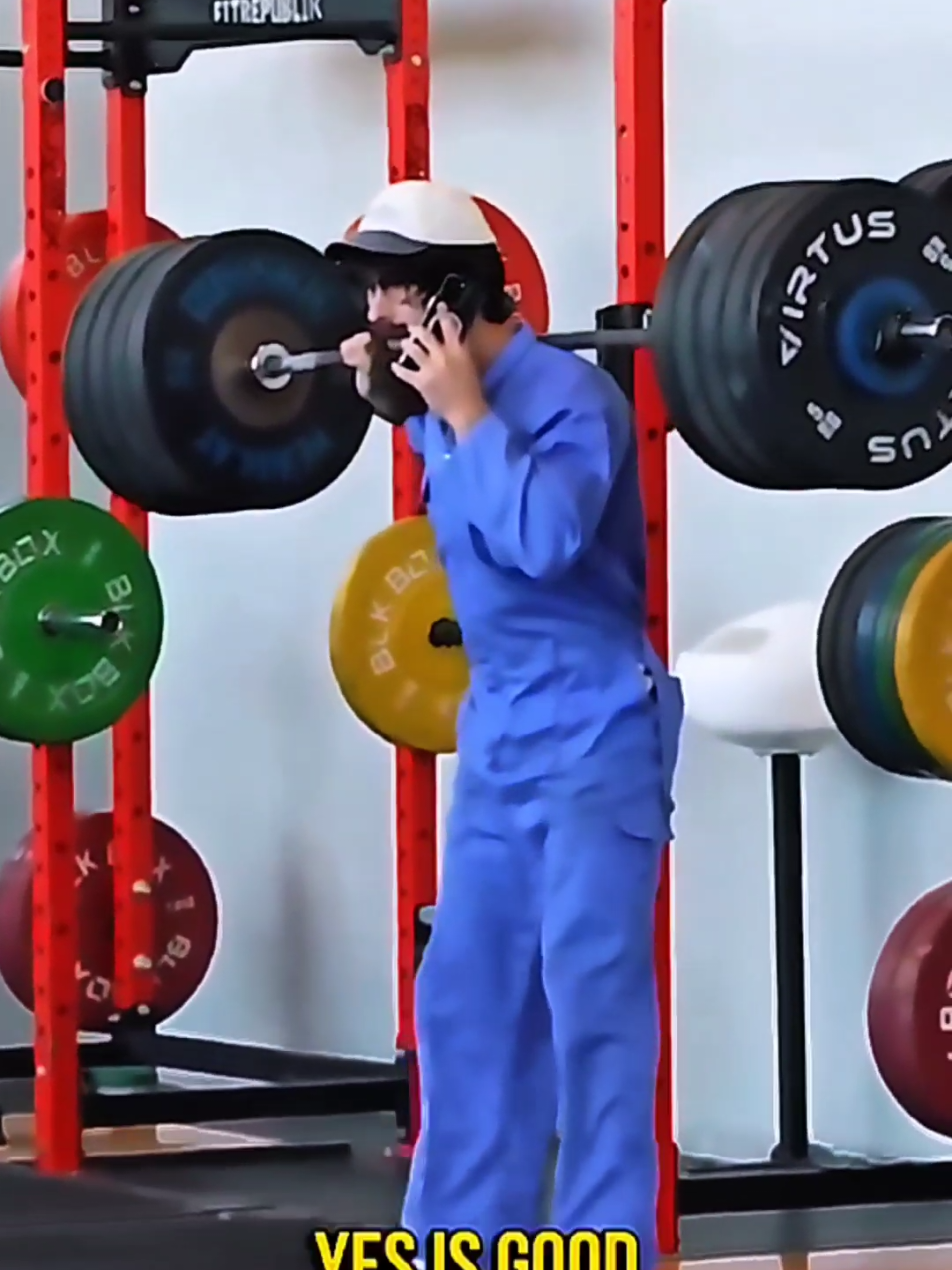 anatoly shocking moment 😳  #anatoly #gym #USA #foryou #fyp @ANATOLY 