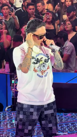 Cantar EXTISSY MODEL en vivo es otro show 😭😭 @Junior H  #juniorh #extissymodel #laletramuda #juniorh_oficial_ 