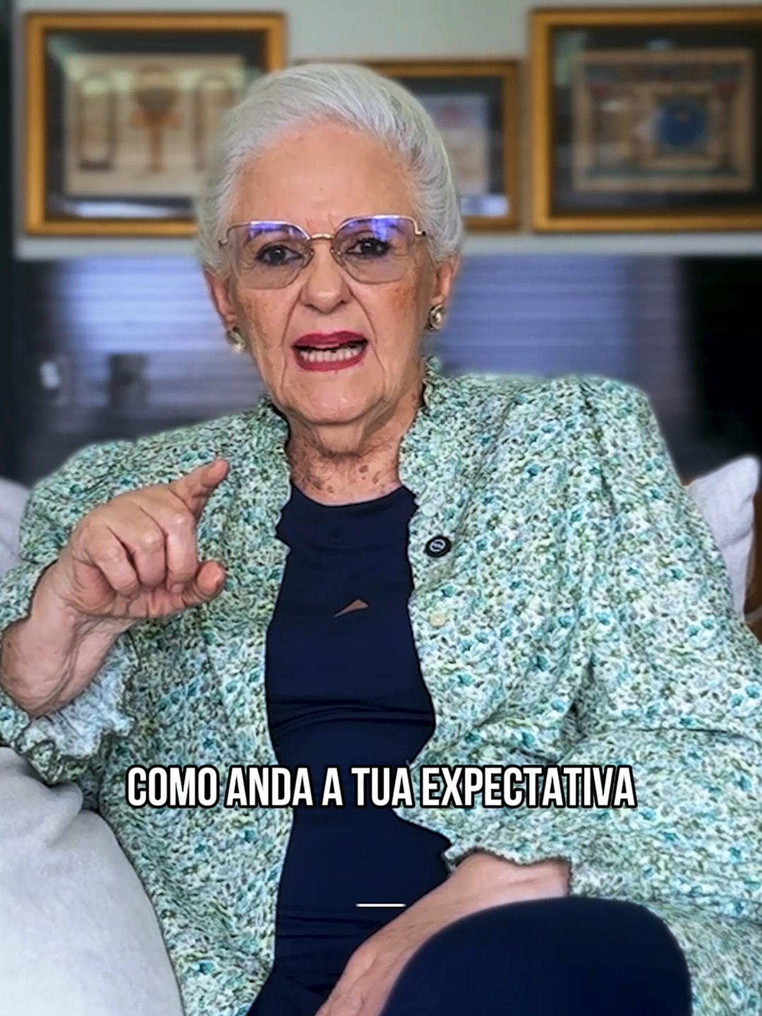 Você tem esperado demais dos outros? Reconhecimento, gratidão, valorização? ⚠️ Cuidado: quem faz esperando retorno, acaba preso em decepções. A verdadeira liberdade é fazer o bem porque é bom, porque faz sentido para você, e não porque alguém vai retribuir. 🚤 Seja senhor do seu barco. Faça porque deseja, porque te ilumina, porque sua alma vibra em generosidade. E se não quiser fazer, simplesmente não faça. ✨ A felicidade está em agir por amor, não por expectativa. 💬 E você, costuma fazer esperando algo em troca? #Consciência #LiberdadeInterior #AmorSemExpectativas #PensamentoIluminado