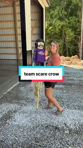football team scarecrow #scarecrow #falldecor #football #footballteam 