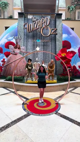 🦁🌪 Not in Kansas anymore! The Yellow Brick Road runs right through The Venetian 🎭 Open every day (Fri–Sat until 11!) #VegasOz #EmeraldCity #wizardofozvegas #wizardofozatthevenetian 