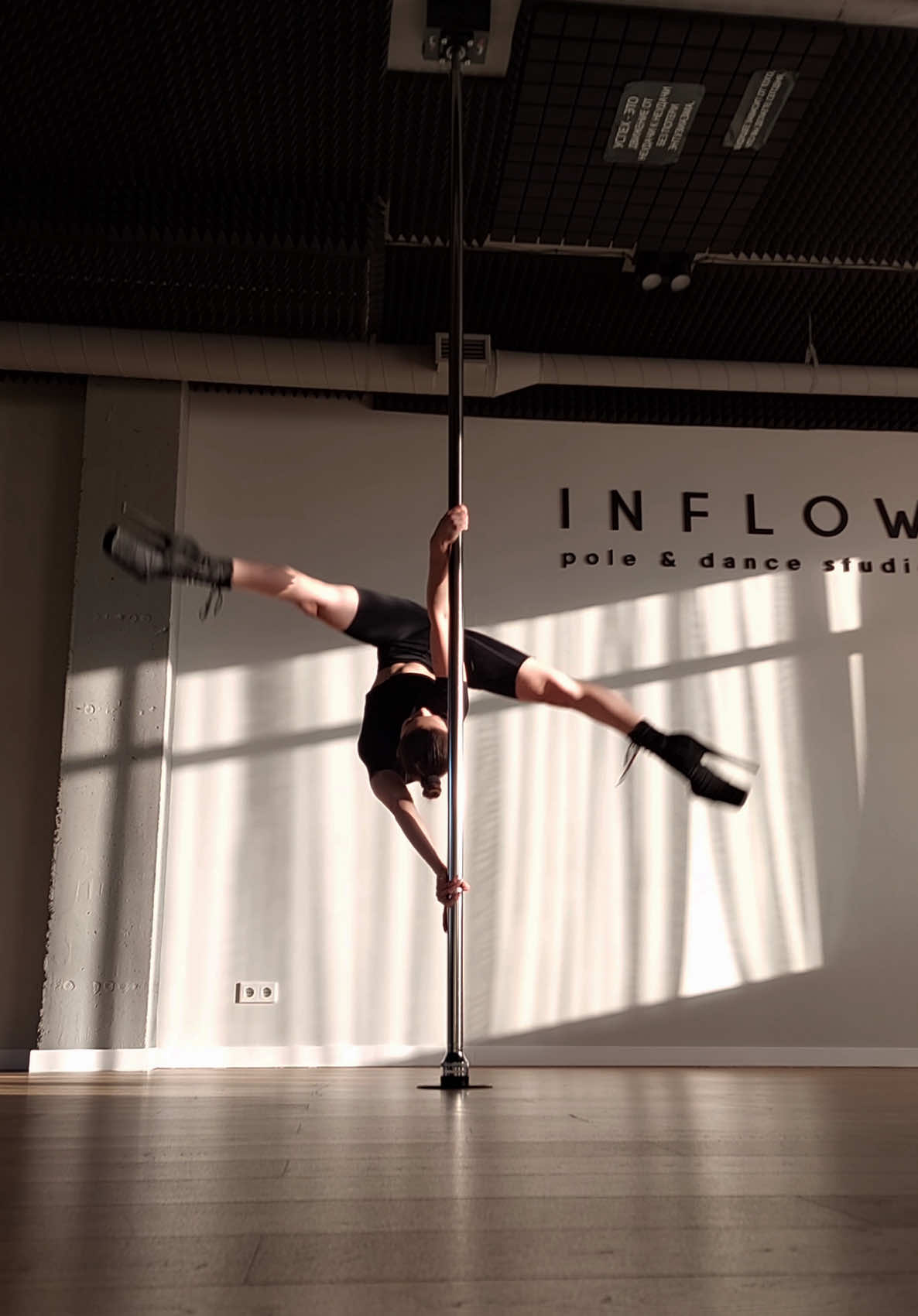 #poledance #exotictricks #poletrick #exoticpoledance #polecombo 
