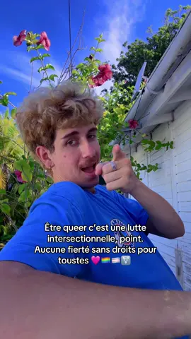 Pas le balcon qui a failli céder mais c’est pour crier les bonnes choses alors bon #queer #proud #chateaufort #independentartist #anthem 