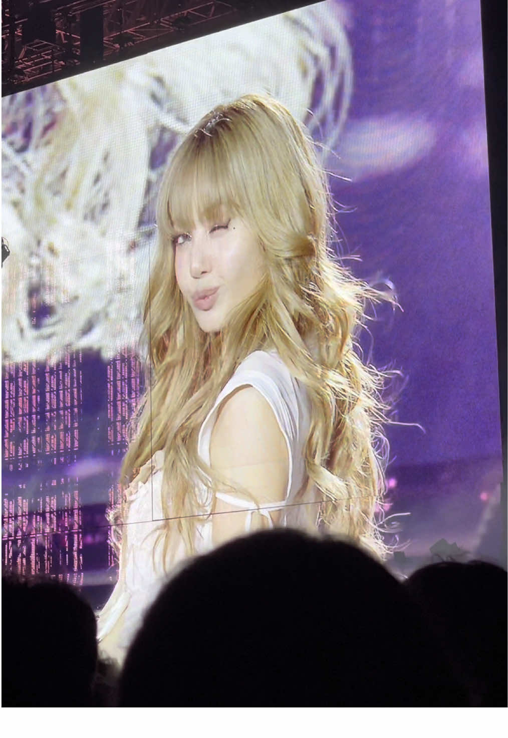 How can Lisa be this perfect every single time? 😭✨ #LISA #blackpink #lilifancam #blackpinkfancam #lisafancam 