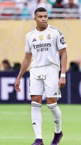 C’est la fifa vient de suspendre Kylian Mbappé pour 30 matchs et une amende de 250 millions d’euros.
