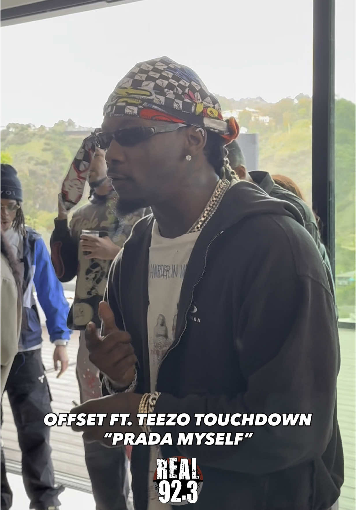 New music from #Offset & #TeezoTouchdown🚨🔥 How’s it sounding⁉️ @OFFSET new album #KIARI is out today 🙌🏽 📸: @momosett  