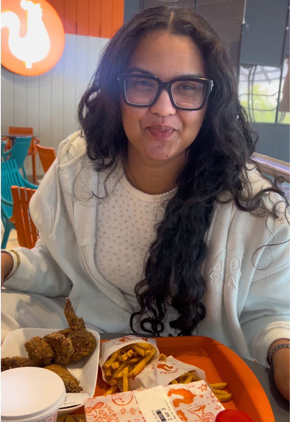 We zijn in Lille en er is gewoon een Popeyes. We hebben echt niet alles op kunnen krijgen. Een beetje gierig 😂 , want nu ben ik wel misselijk van junk food😂 #popeyeslille #rotterdam #suriname #voorjou #fyp